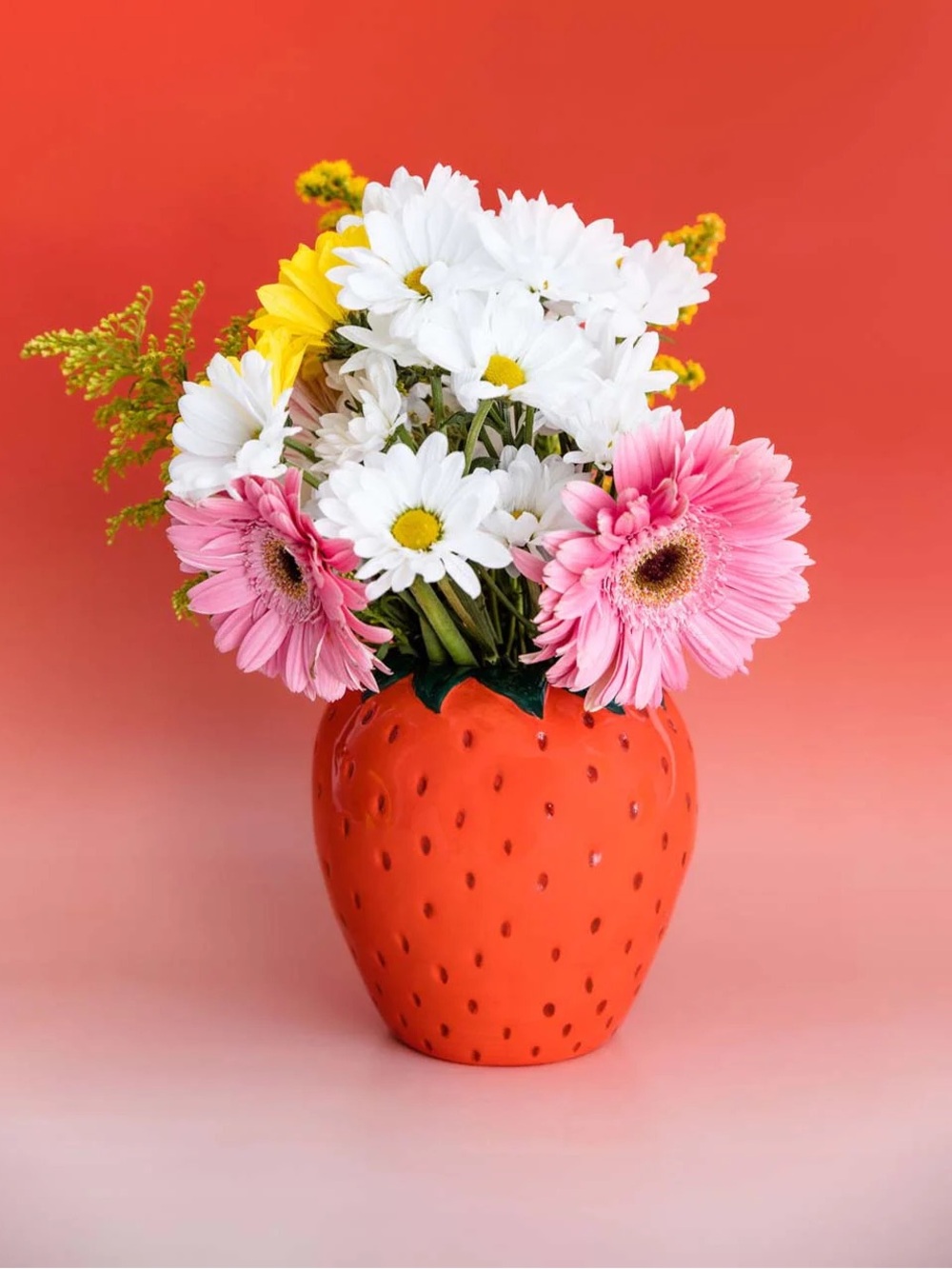 BAN.DO 🍓 Strawberry Field Vase